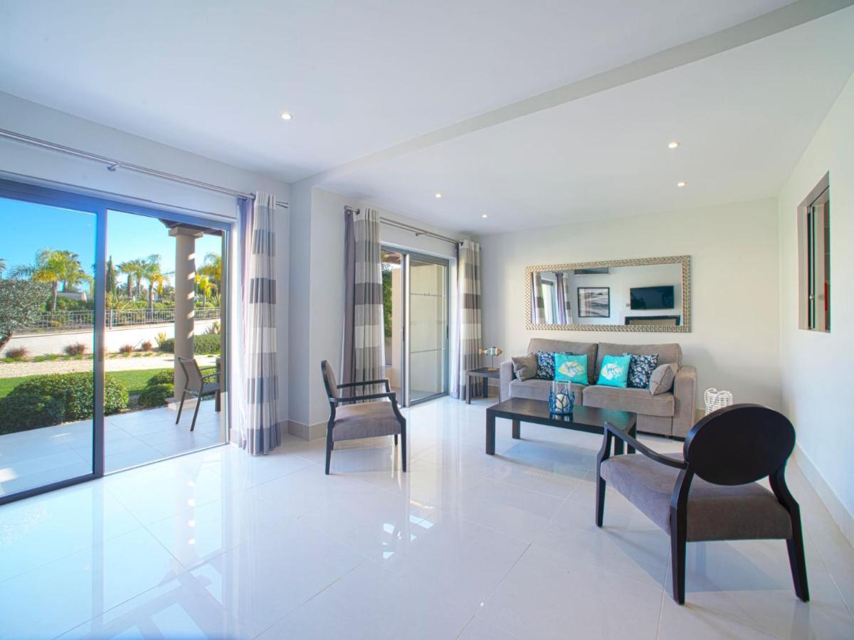 Apartment Pine Hills Ametista By Interhome ヴィラモウラ エクステリア 写真